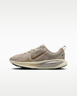 Nike Vomero 18 Big Kids' Road Running Shoes. Nike.com